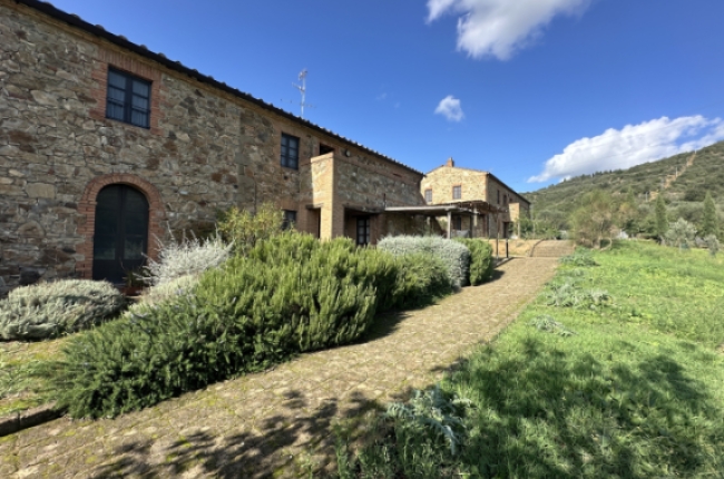 CASALE IN PIETRA